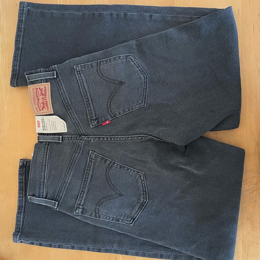 Levi’s ribage straight ankle jeans size 25
